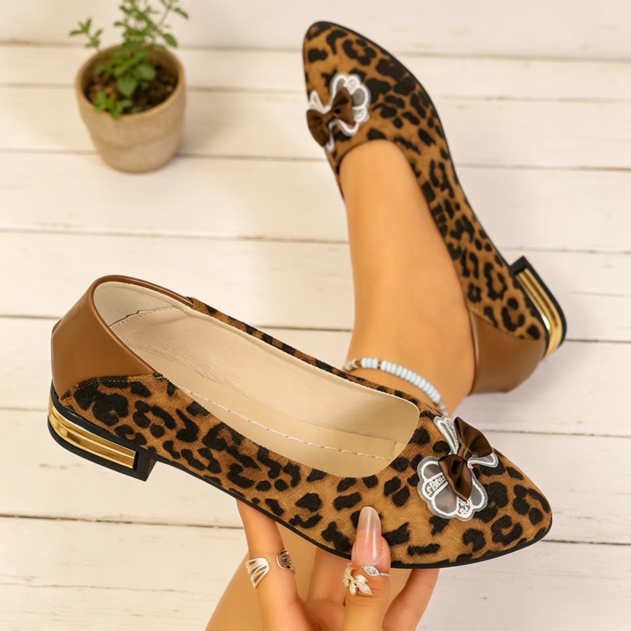 Women'S Fashion Shoes - Jesienne modne czółenka z ostrym noskiem