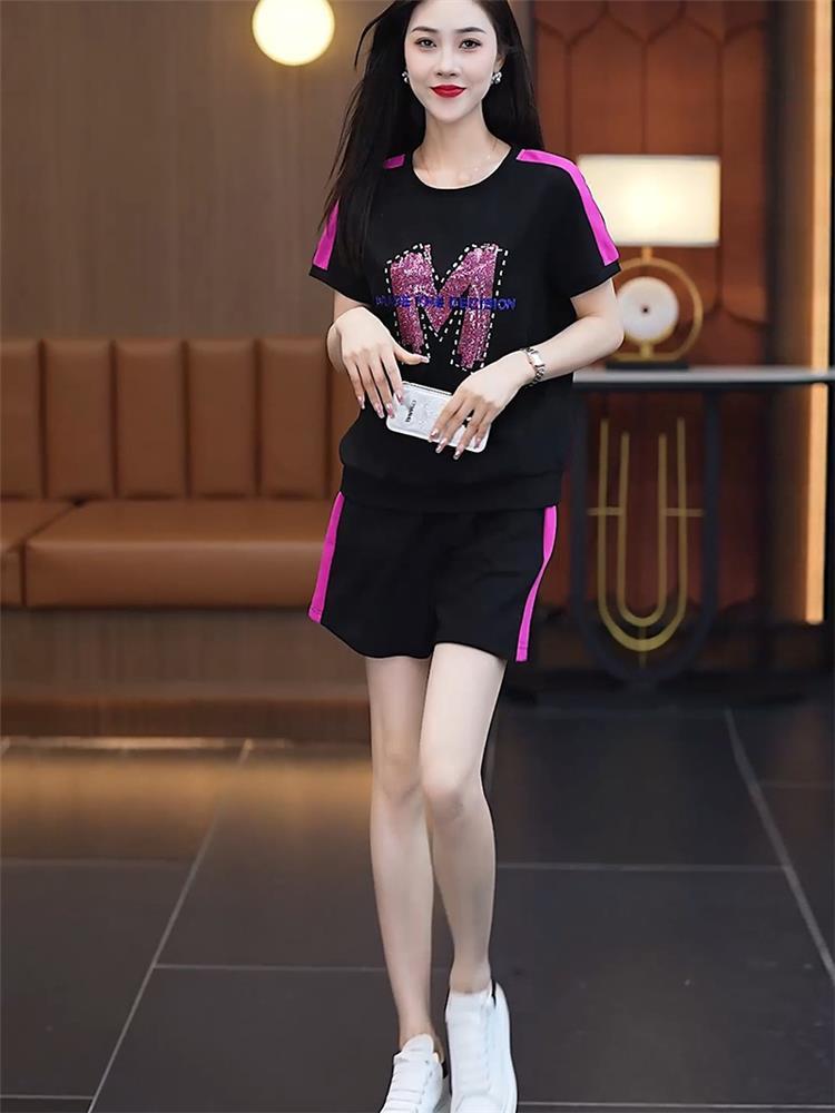 Modny zestaw sportowy dla kobi – Women Fashion Over The Years recenzja i cena