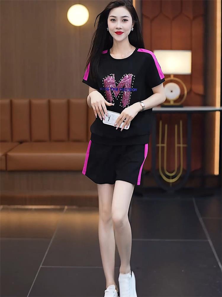 Modny zestaw sportowy dla kobi – Women Fashion Over The Years recenzja i cena