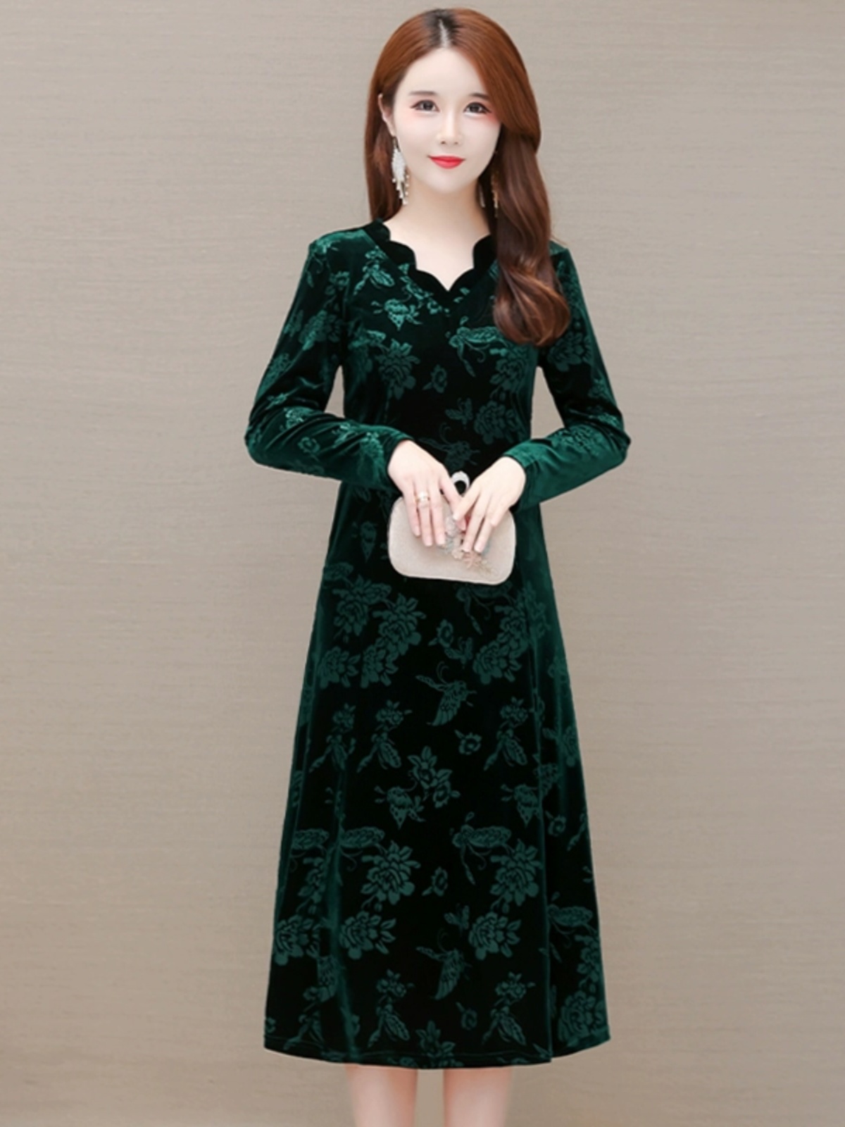 Elegancka aksamitna sukienka z – Women Fashion Over The Years recenzja i cena